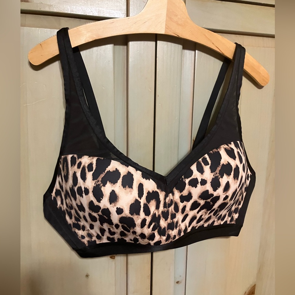 Victoria Secret Sports Bra Cheetah Print adjustable straps 40 D